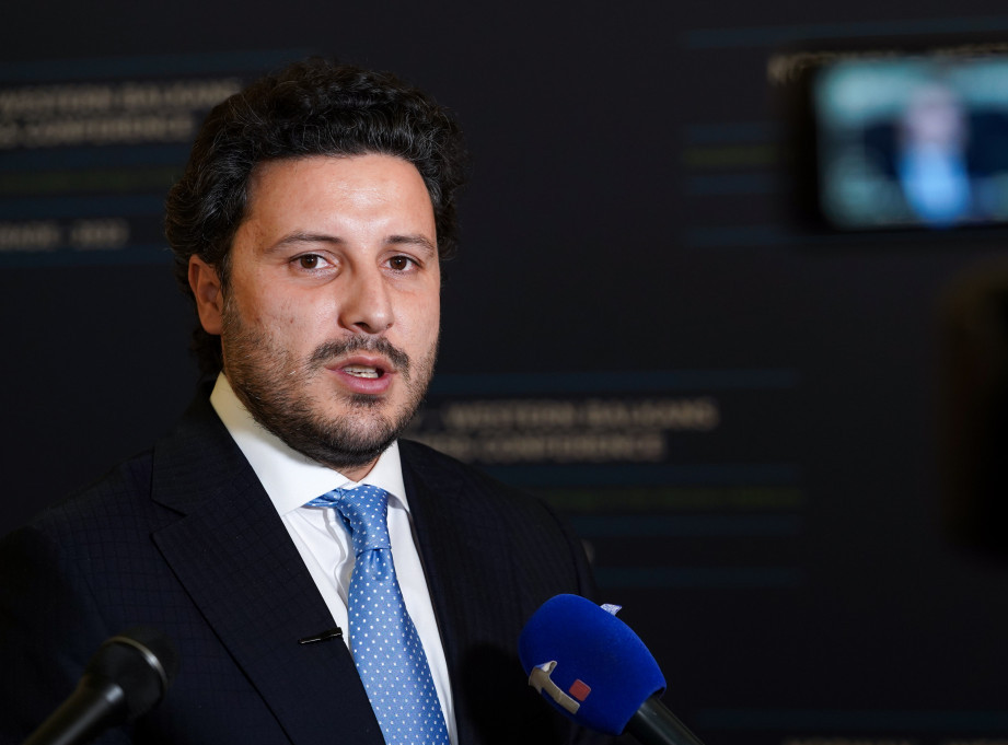 Abazović: Vladi CG prihvatljiva Platforma o CG u EU koju je predstavio Milatović