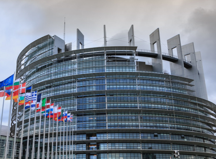 Evropski parlament traži od Fon der Lajen da opozove imenovanje Pipera za izaslanika EU