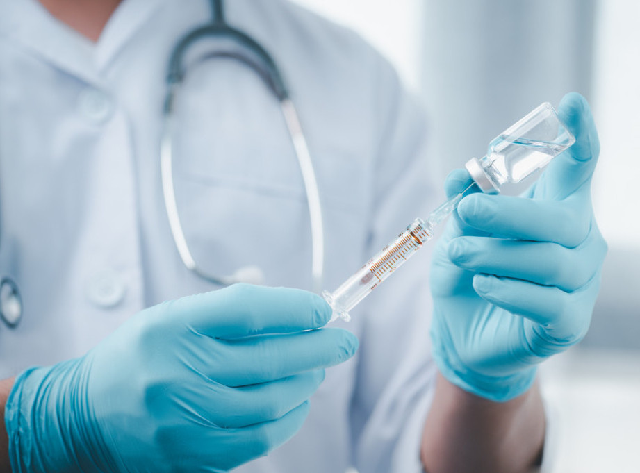 Nemica traži odštetu od Bionteka zbog neželjenih posledica antikovid vakcine