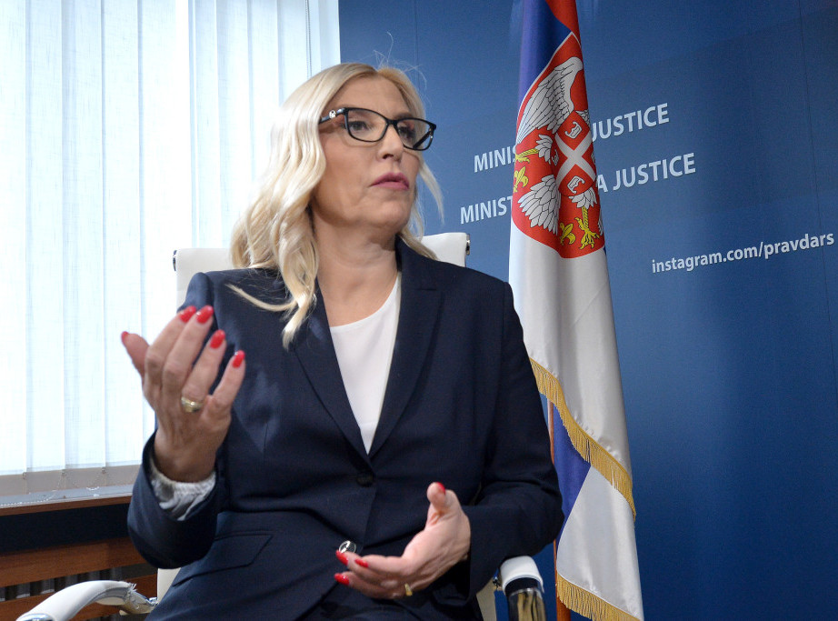 Maja Popović: Napadi na aktiviste SNS pokazatelj nezrelosti opozicije u Srbiji