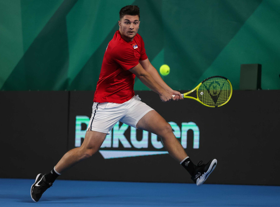 Srpski teniser Miomir Kecmanović startovao pobedom na turniru u Bukureštu