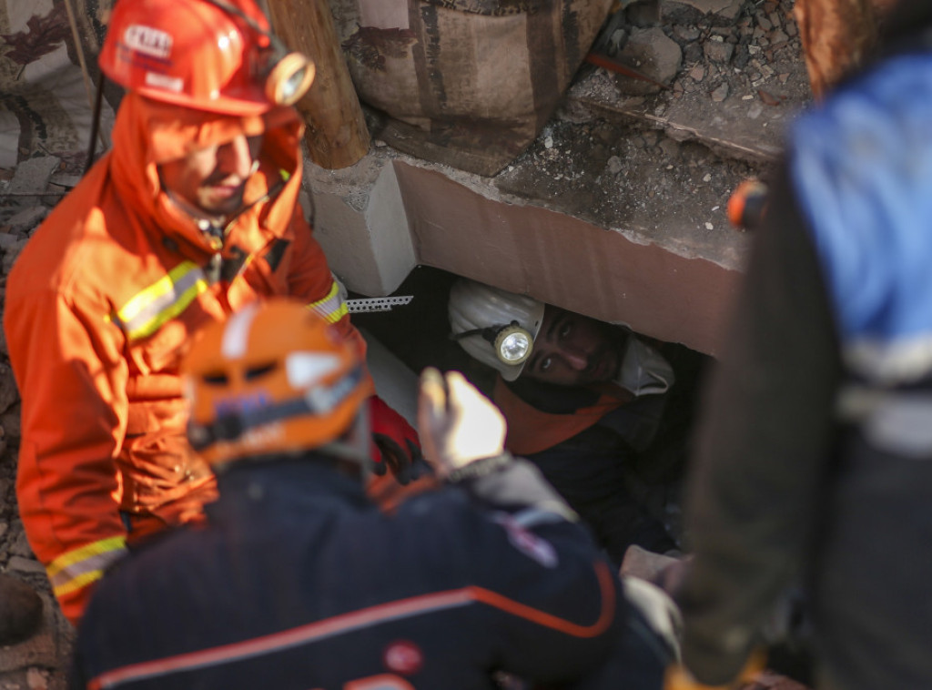 Nenad Ikonić iz Gorske službe spasavanja: Pronađene dve žive osobe u ruševinama u Hataju