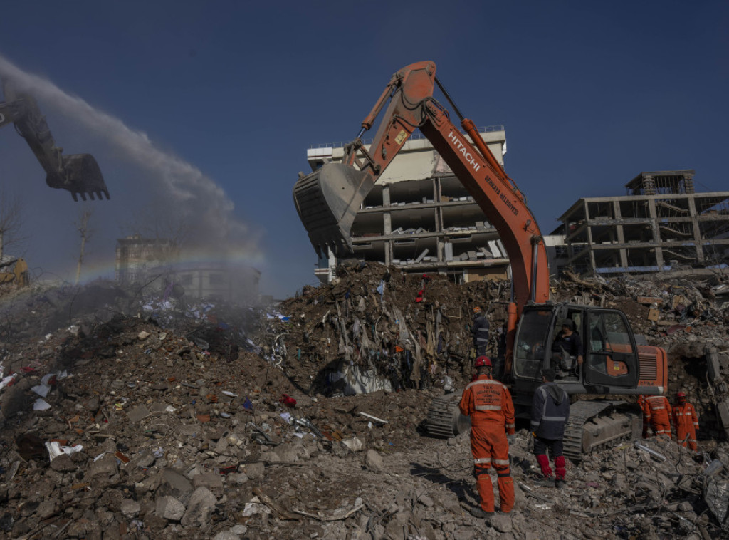 Turska: Iz ruševina izvučen muškarac posle 11 dana od razornog zemljotresa