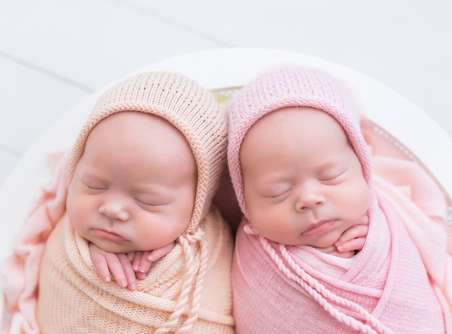 Holandski naučnici otkrili kako nastaju identični blizanci