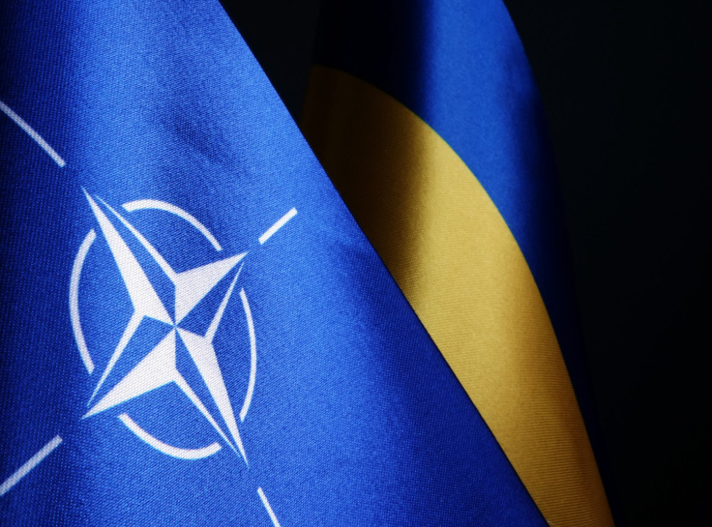 Podoljak: Ukrajina neće trgovati teritorijama za članstvo u NATO