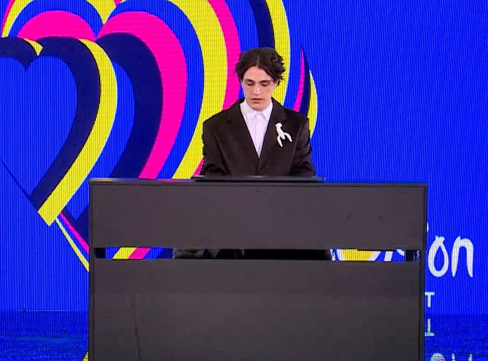 Svečano otvorena Pesma Evrovizije, Luk Blek poručio da je mislima i srcem uz Srbiju