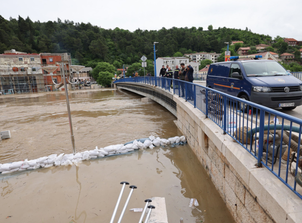 Hrvatska: Prošao je najveći vodeni talas, nema više opasnosti od poplava