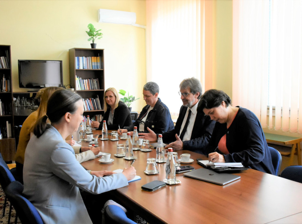 Žigmanov razgovarao sa direktorkom UNICEF-a Srbija o unapređenju ljudskih prava