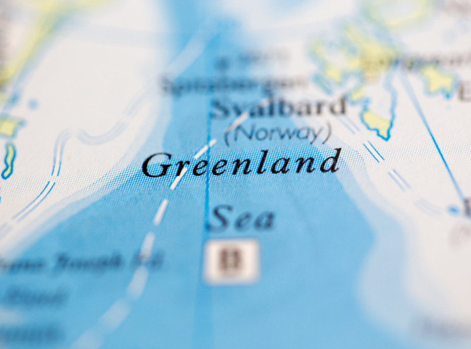 Kruzer sa 206 osoba nasukao se u udaljenom delu Grenlanda
