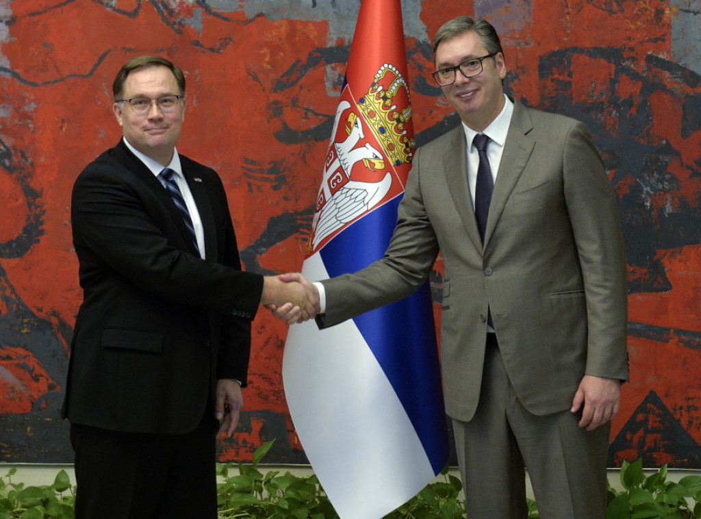 Predsednik Vučić primio je akreditivna pisma ambasadora Norveške, Finske i Kambodže