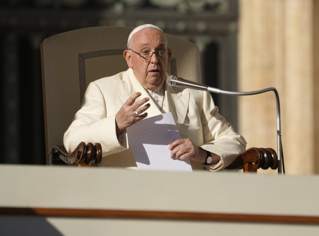 Papa Franja: Neophodno je obrazovati muškarce o zdravim odnosima