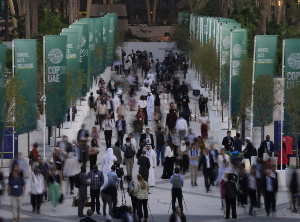 Države na samitu COP28 razmatraju poziv na postepeno ukidanje fosilnih goriva