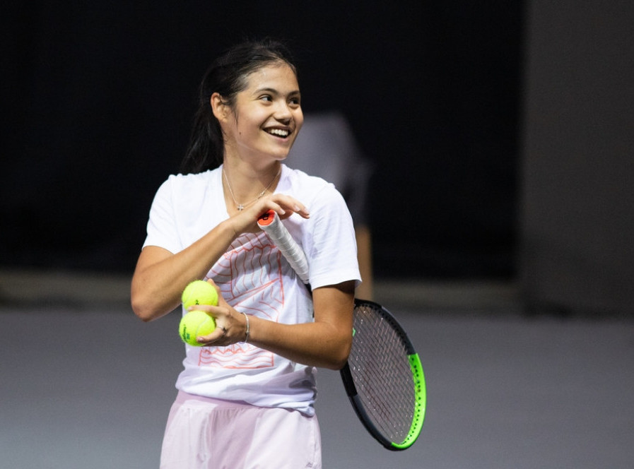 Britanska teniserka Ema Radukanu povukla se sa turnira u Majamiju