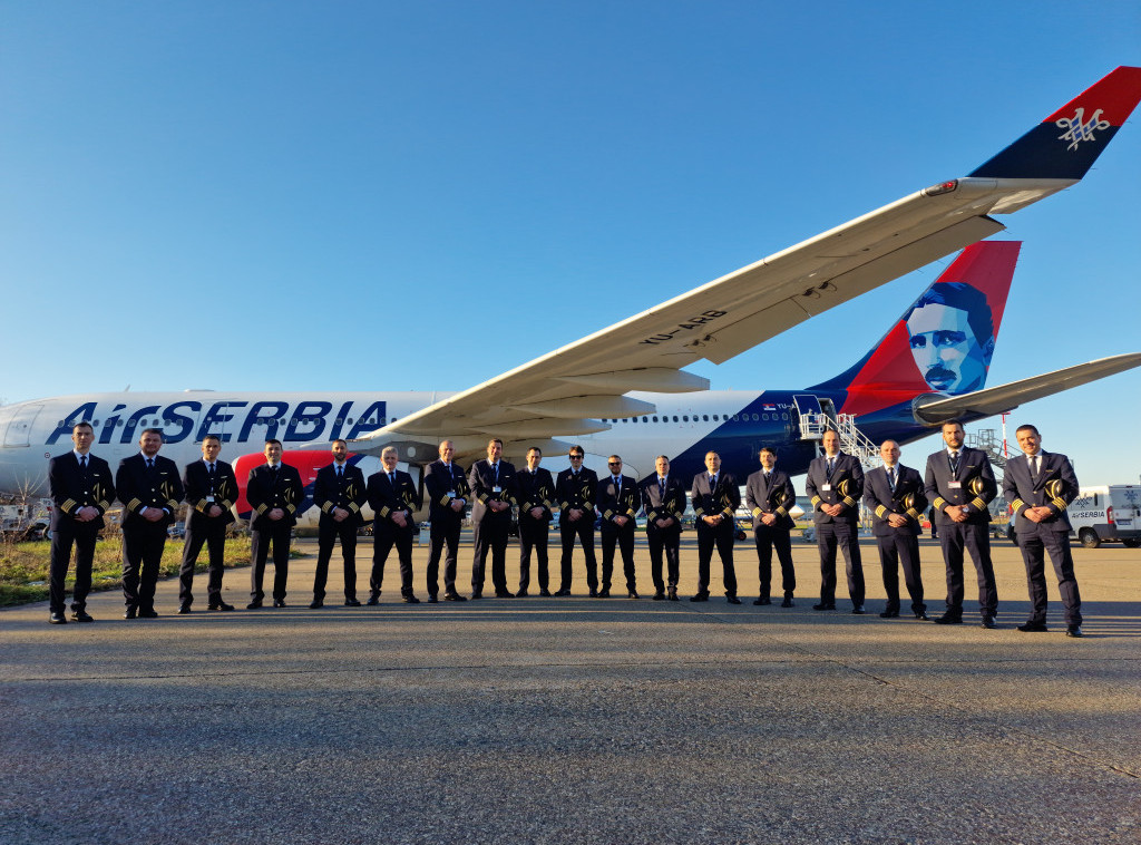 Er Srbija promovisala je 23 nova kapetana