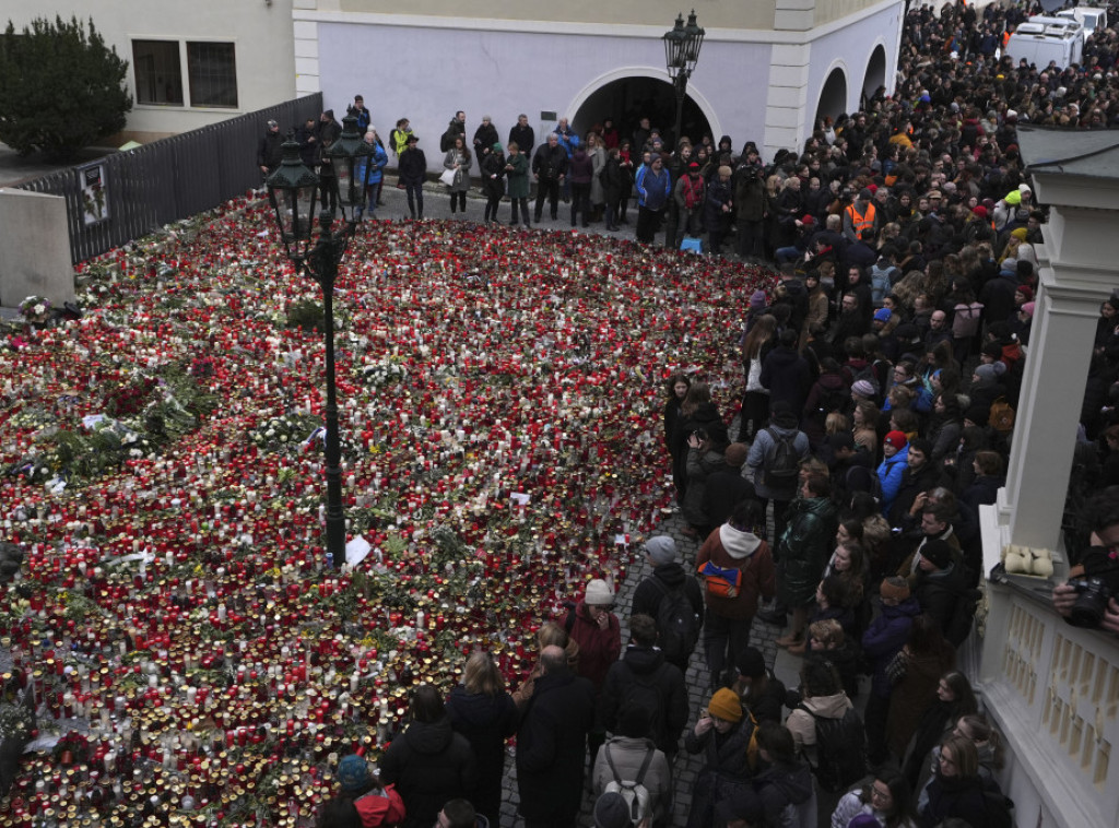 Prag: Održana komemoracija ubijenima u pucnjavi na Karlovom univerzitetu