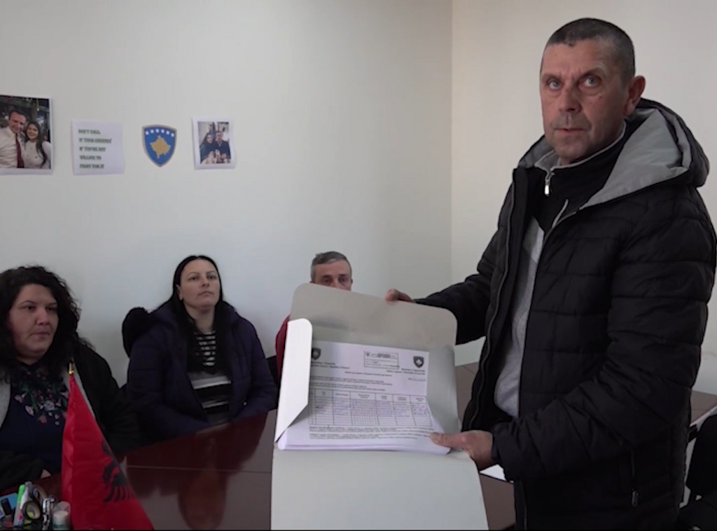 Inicijativa građana predala potpisanu peticiju za smenu tzv. gradonačelnika Leposavića