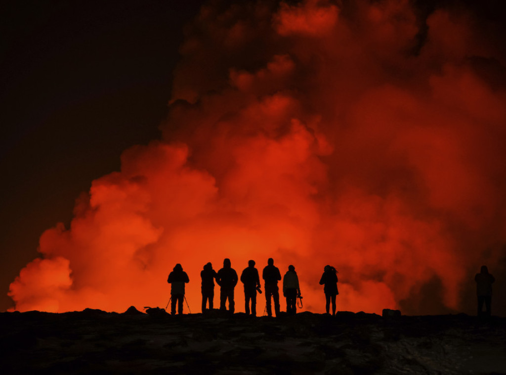 Nova erupcija vulkana na Islandu, izbacuje lavu i do 80 metara visine