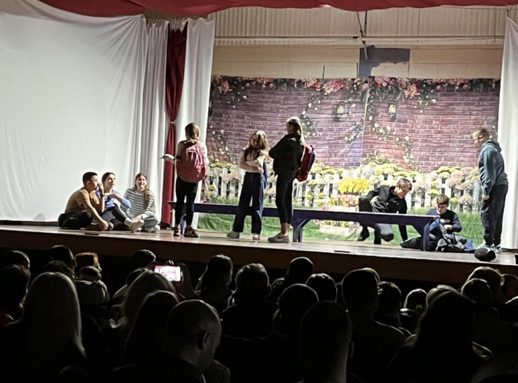 Čikago: U Srpskom dramskom pozorištu premijerno izvedene dečje predstave u čast Sretenja