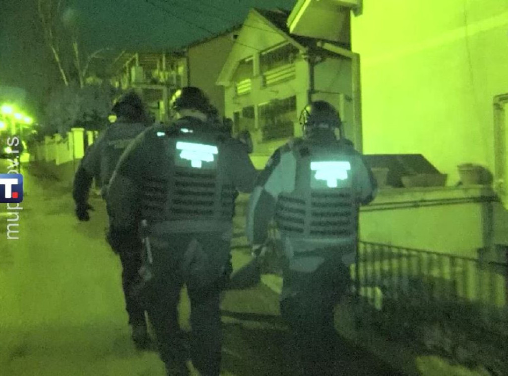 Uhapšeni osumnjičeni u vezi sa bacanjem bombe na kuću u Mladenovcu