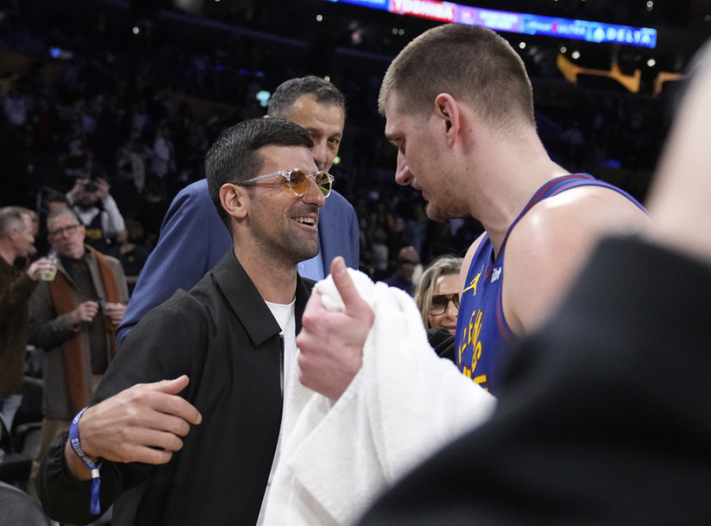 Đoković, Divac i Jarić gledali meč NBA lige između LA Lejkersa i Denvera