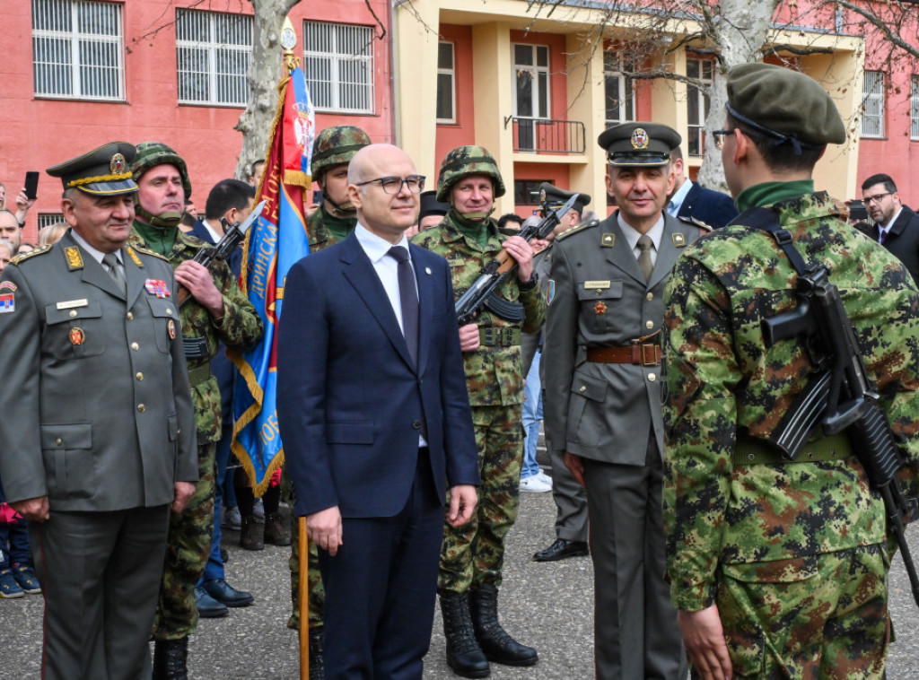 Ministar Vučević prisustvovao polaganju zakletve dobrovoljaca i rezervnih oficira