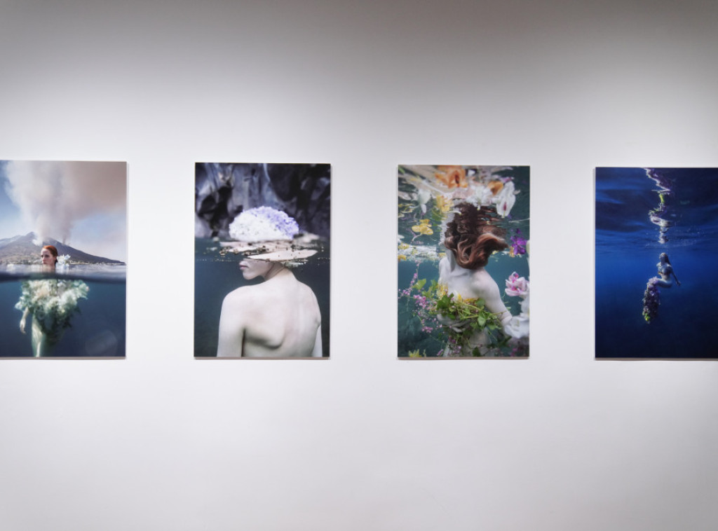 Izložba fotografija o vodi i ženi otvorena u Italijanskom institutu za kulturu
