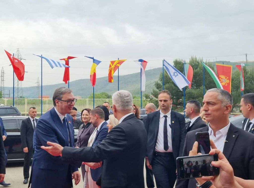 Vučić na otvaranju Sajma privrede u Mostaru: Da imamo više iskrenosti u budućnosti u odnosima u regionu