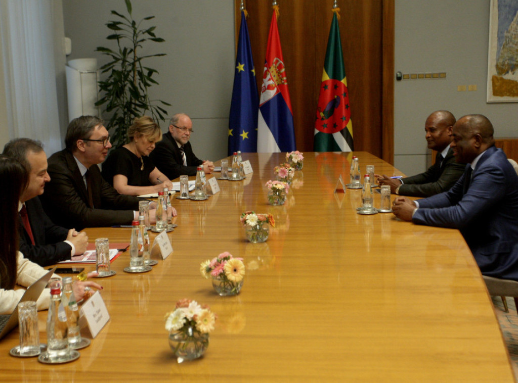 Vucic, PM of Commonwealth of Dominica discuss development of bilateral ties