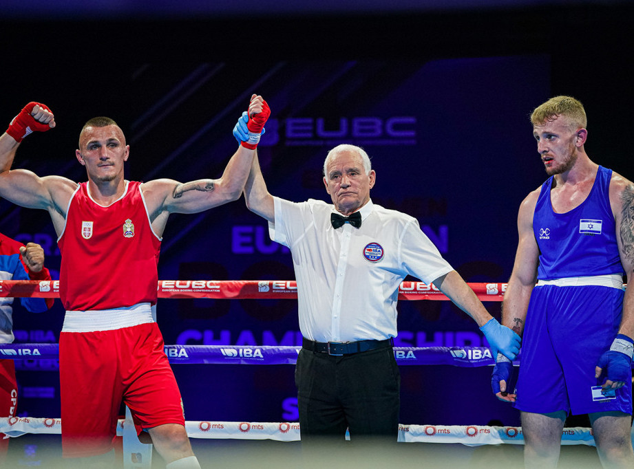 Srpski bokser Almir Memić ostvario ubedljivu pobedu na startu Evropskog prvenstva u Beogradu