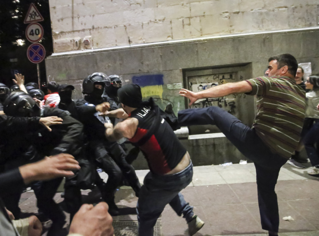 Na protestu u Gruziji uhapšeno više od 60 ljudi, povređeno šest policajaca