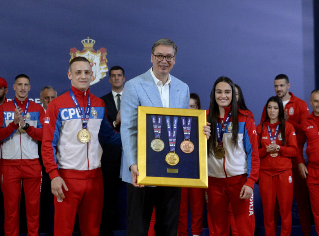 Vucic receives Serbia boxing teams after historic European success