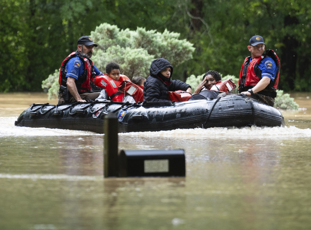 U Hjustonu u Teksasu vlasti pozvale na evakuaciju zbog poplava