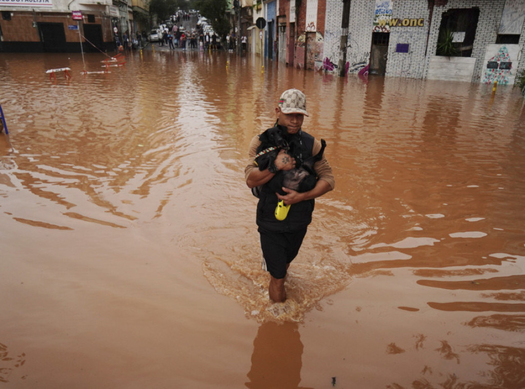 Broj poginulih u poplavama u Brazilu povećao se na 75, 103 osobe se vode kao nestale