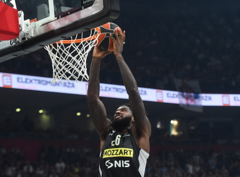 Partizan ponovo pobedio Real, utakmica završena ranije zbog tuče na terenu