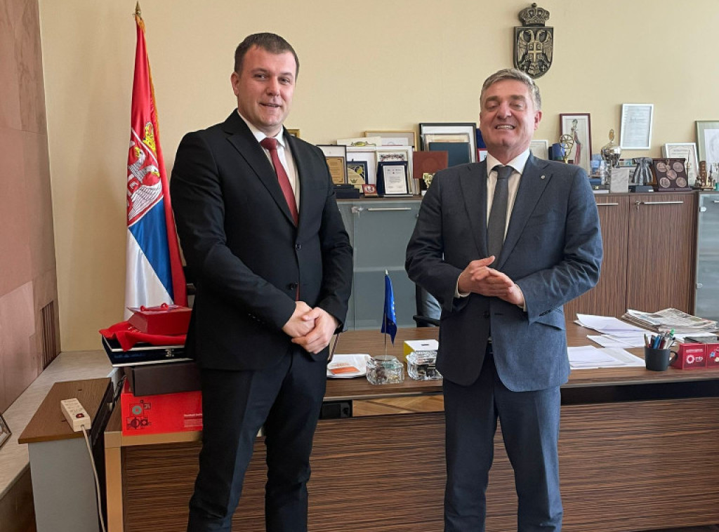 Memić i šef Kancelarije SE razgovarali o  pokretanju aktivnosti u cilјu povezivanja mladih i turizma u Srbiji