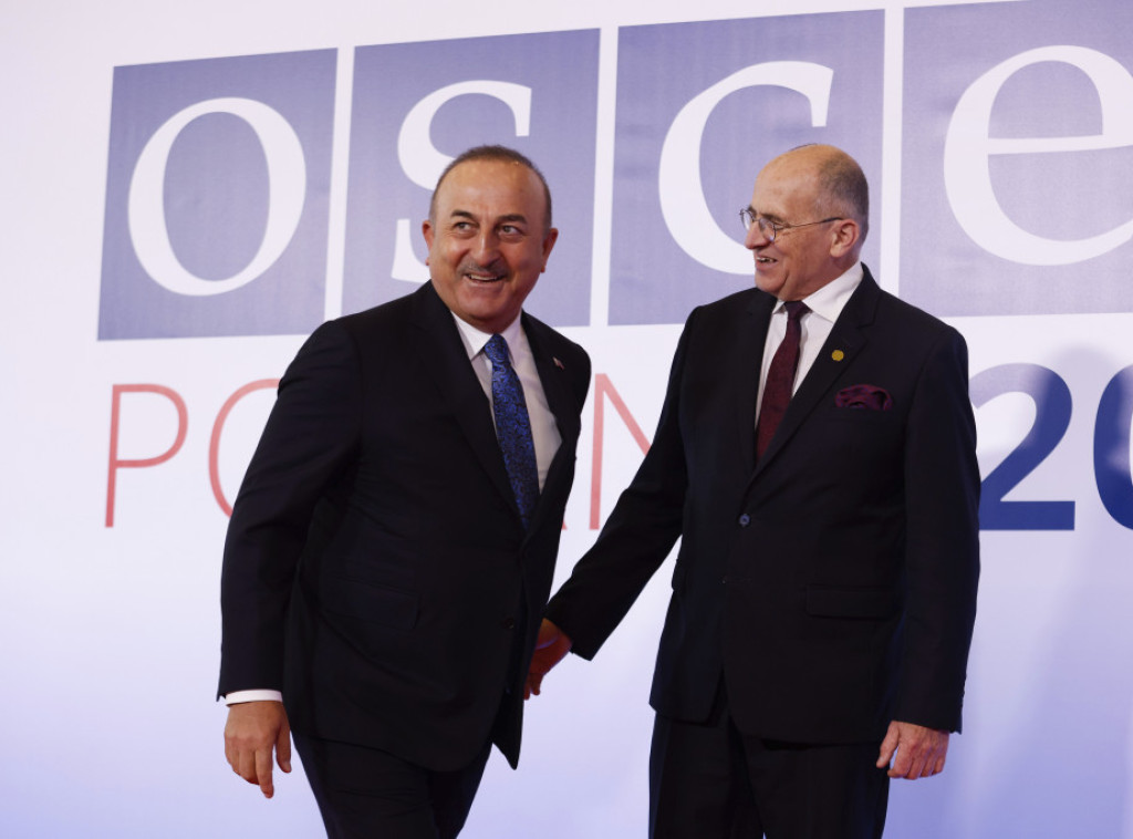 Čavušoglu: Moguće je doći do rešenja u Ukrajini putem diplomatije