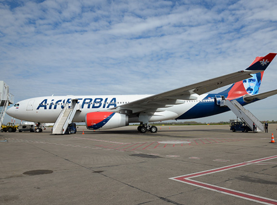 Crna Gora: Zbog nevremena avion Er Srbije vraćen u Beograd, otkazano više letova