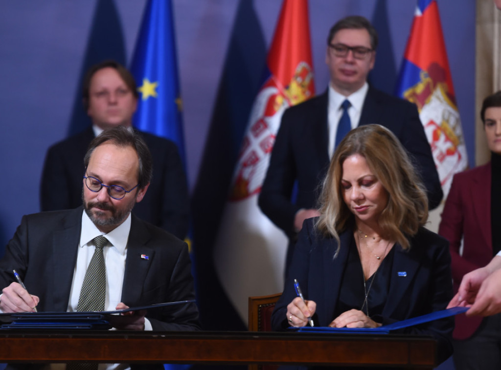 Serbia, EU sign three agreements
