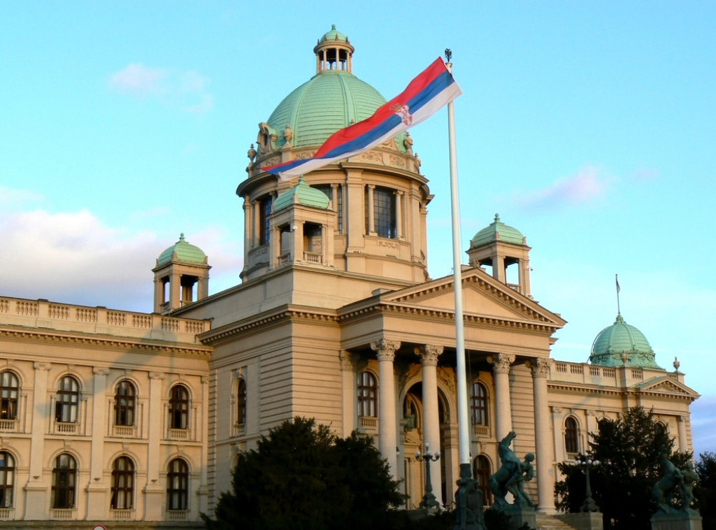 Skupština Srbije: Poslanici vlasti i opozicije polemisali o REM-u, protestima, KiM
