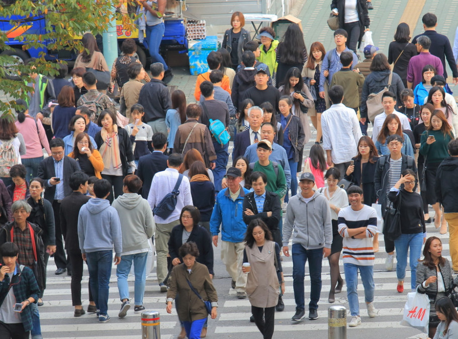 Južna Koreja usvojila zakon kojim "podmlađuje stanovništvo"