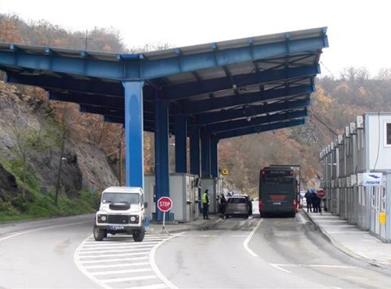 Kosovska policija zbog blokada zatvorila prelaze Jarinje i Brnjak