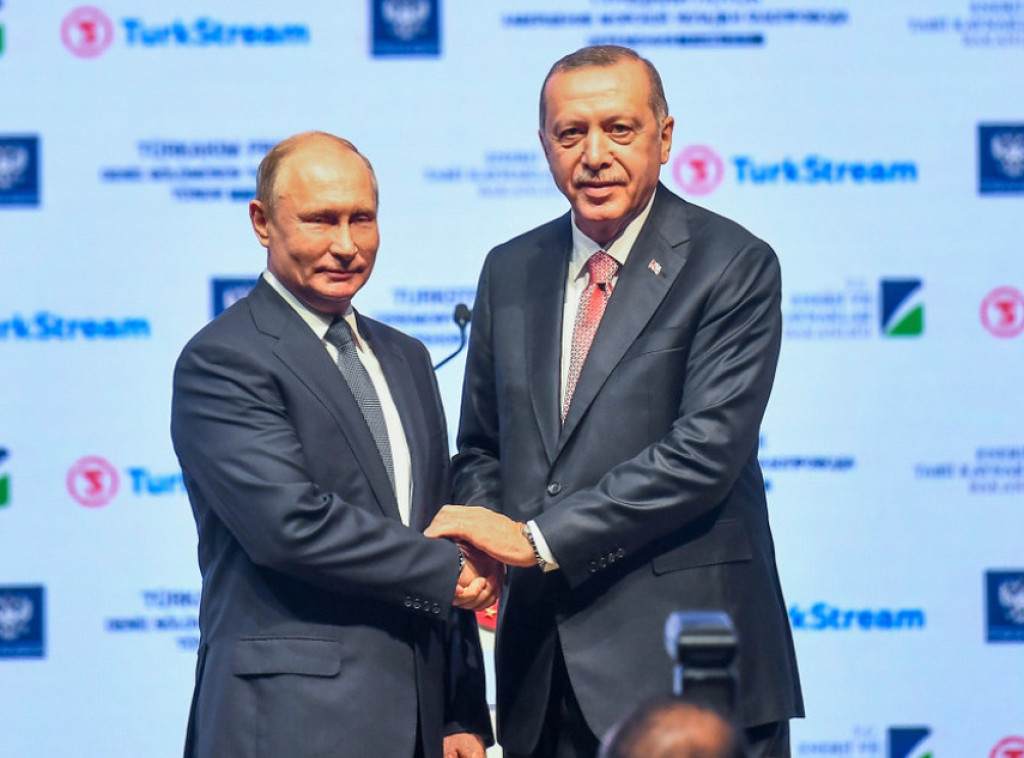 Erdogan u razgovoru sa Putinom poručio da sukob između Rusije i Ukrajine treba rešiti razgovorima što pre