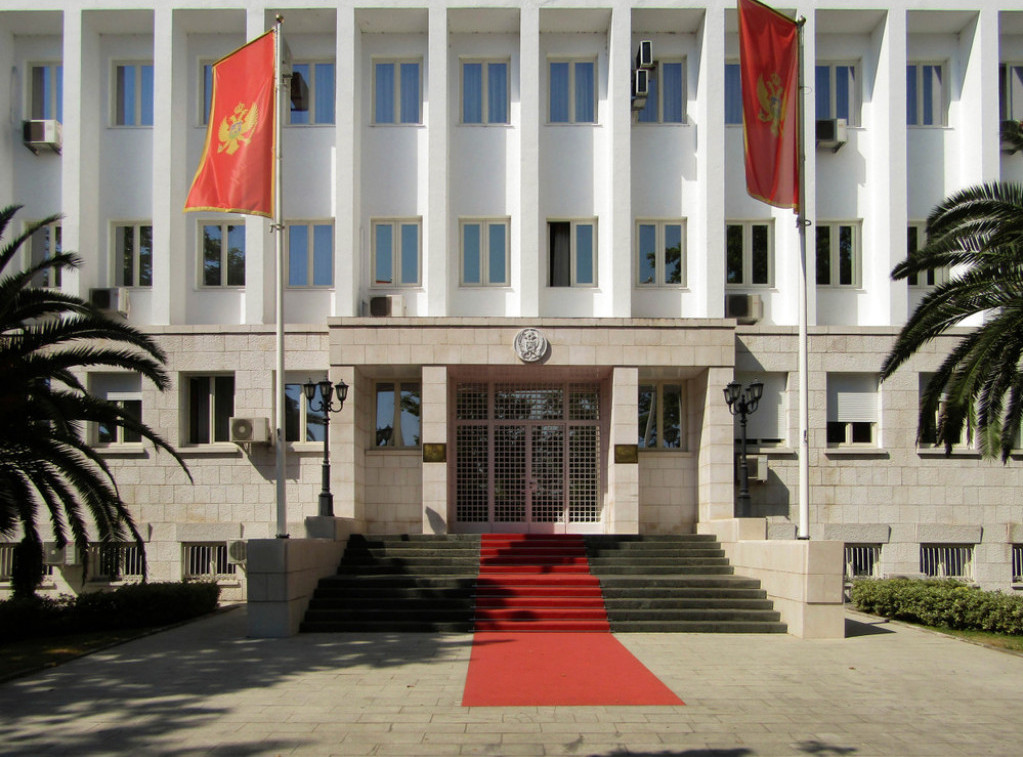U Vladi Crne Gore izvršena primopredaja dužnosti dvojice premijera