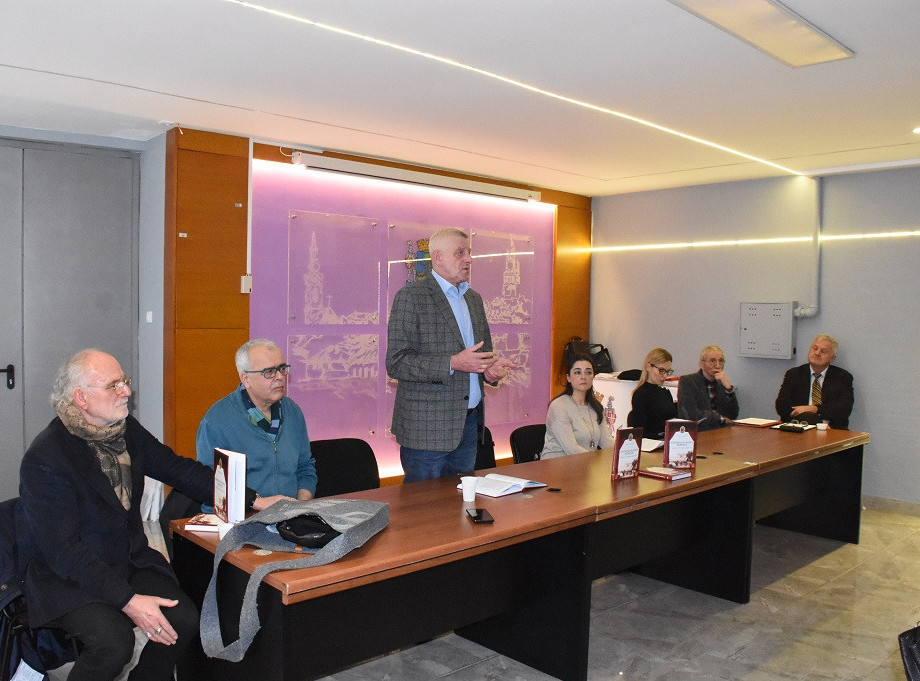 Održana promocija knjige i ujedno otvaranje izložbe “Pozorišni život Zemuna” Milovana Zdravkovića