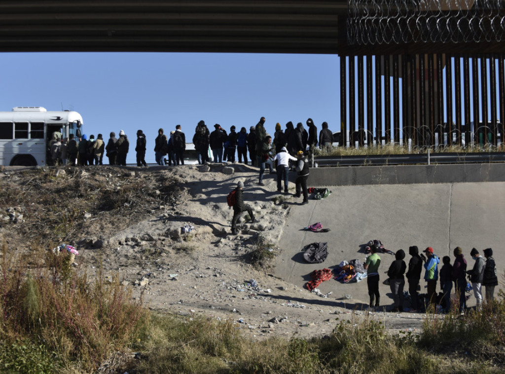 Gradonačelnik El Pasa proglasio vanredno stanje zbog sve više migranata