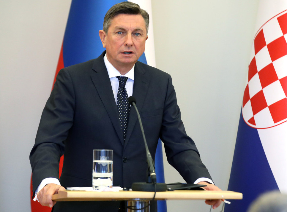 Delo: Borut Pahor menja Lajčaka na mestu specijalnog izaslanika EU za dijalog?