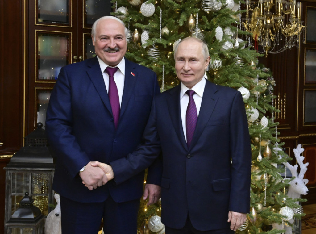 Lukašenko: Rusija isporučila Belorusiji sistem protivvazdušne odbrane S-400 i Iskandere