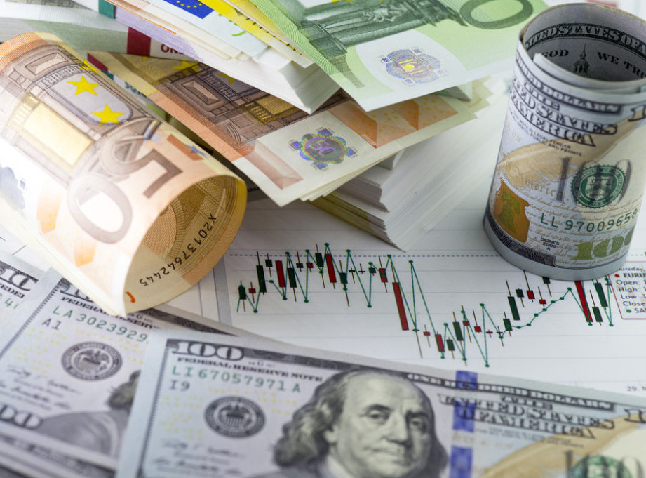 Evro pao u odnosu na dolar zbog loših vesti o ekonomskoj aktivnosti u evrozoni i Nemačkoj