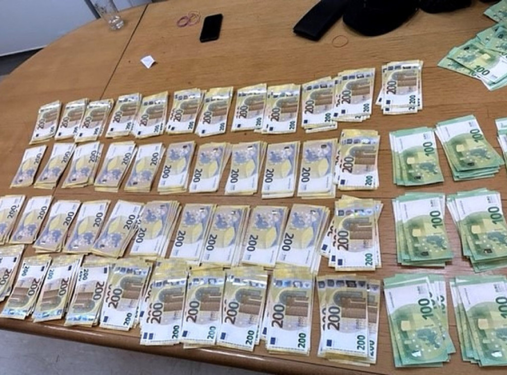 Sprečeno krijumčarenje na Horgošu, u torbi za laptop krio 130.000 evra