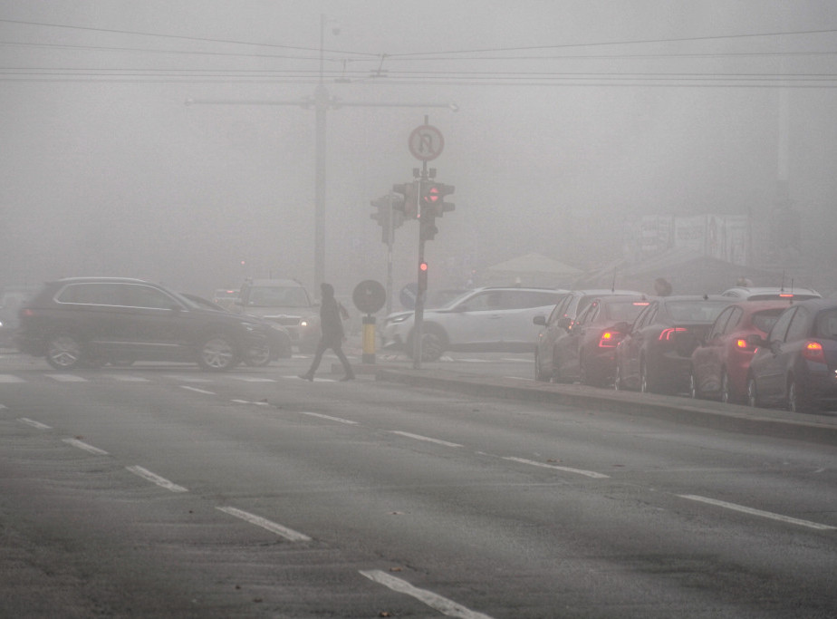 AMSS: Ovog jutra saobraćaj umerenog intenziteta, oprez zbog magle i poledice